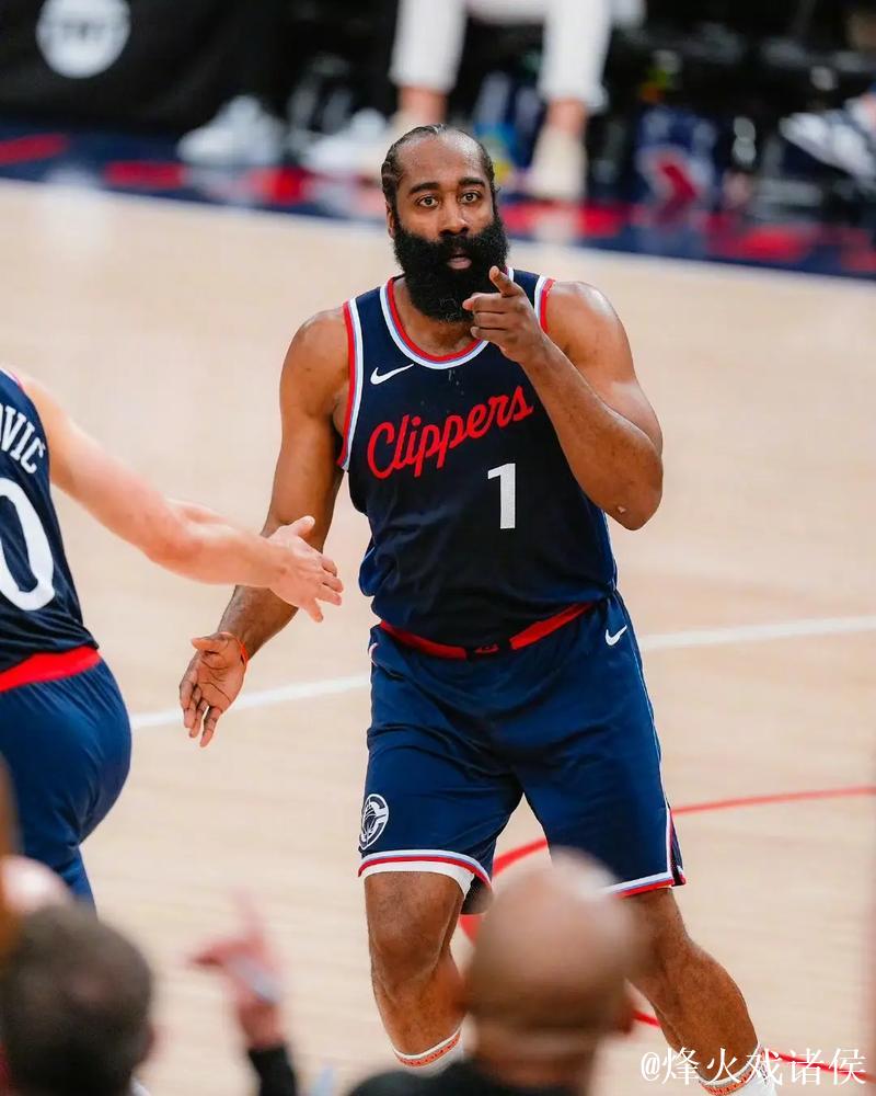 哈登39+9+11力压约基奇28+14+11 快船惊险击败掘金 哈登39+9+11力压约基奇28+14+11 快船惊险击败掘金